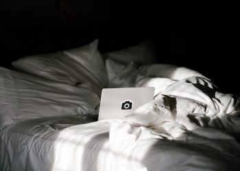 how technology affects sleep