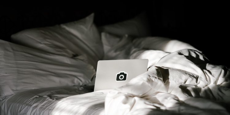 how technology affects sleep